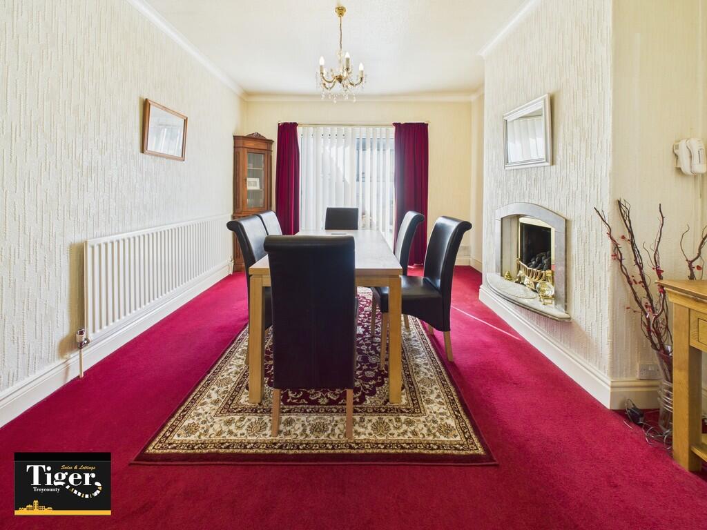 CAM02176G0-PR0558...