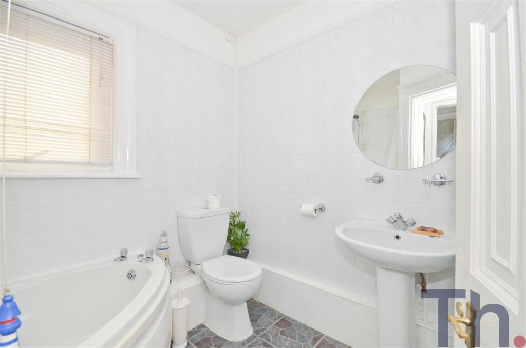 Bathroom.JPG