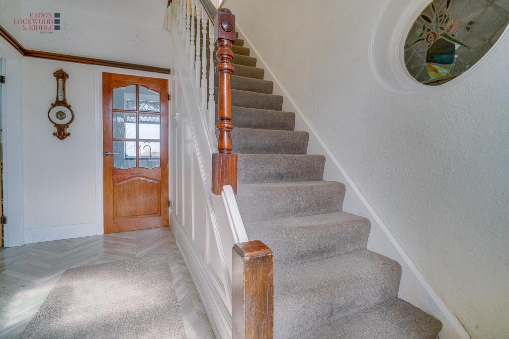 Entrance hall.jpg