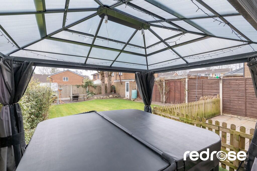 web_18 Harlech Dr...