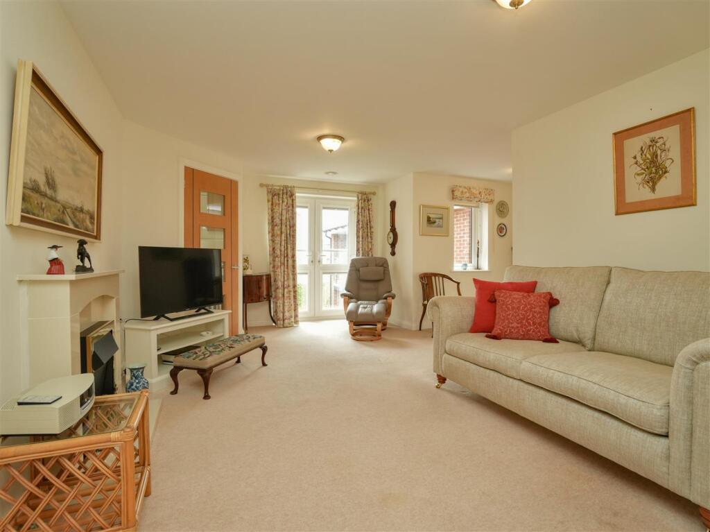 Dining Lounge