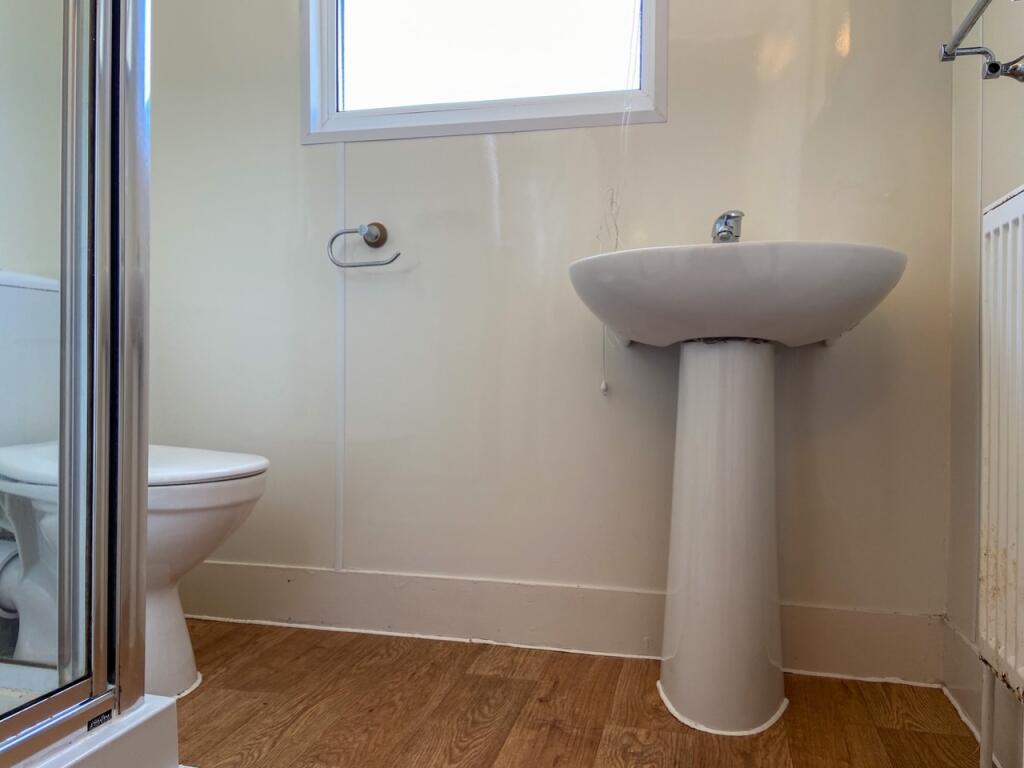 3 Elm Grove Bathroom 1