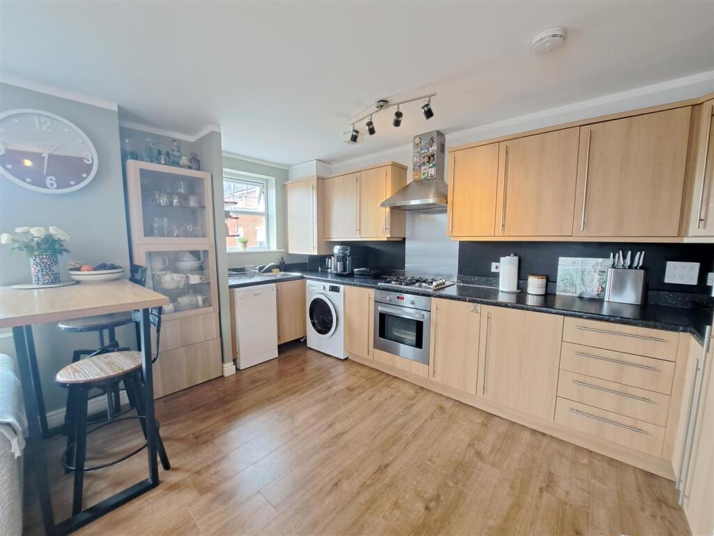 Open Plan Living Room/Kitchen