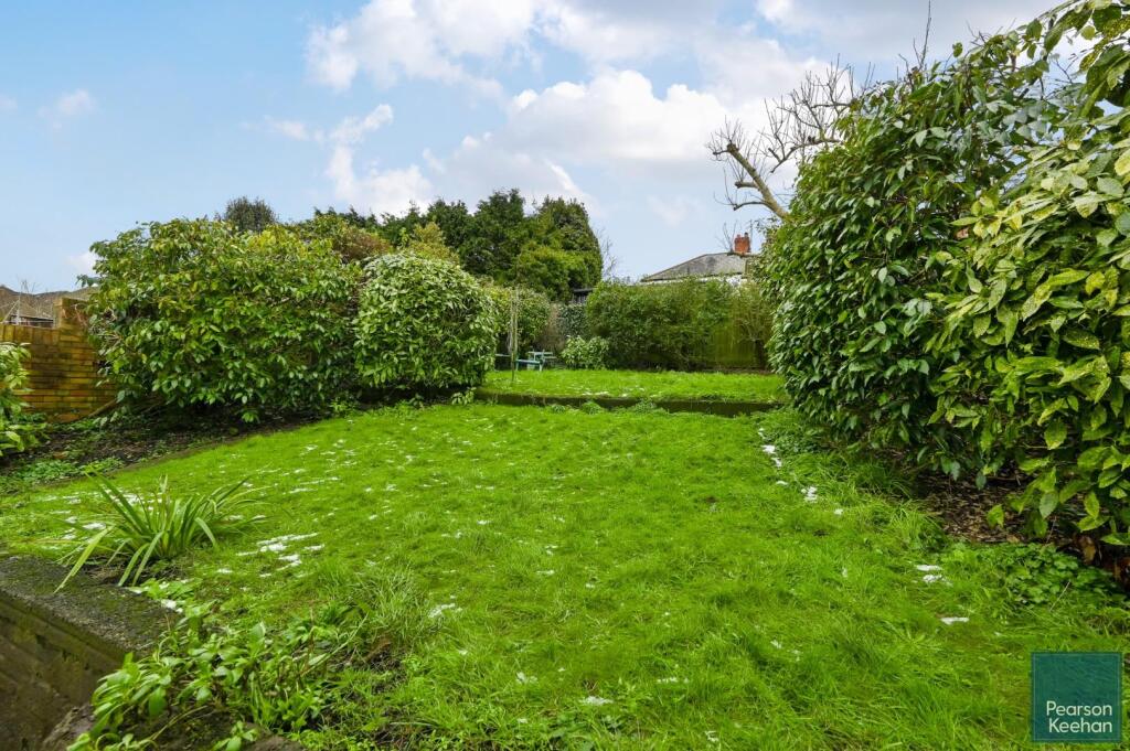 21-jevington-drive-bn2 (15).jpg