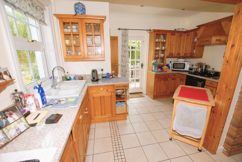 Kitchen/Breakfast rm