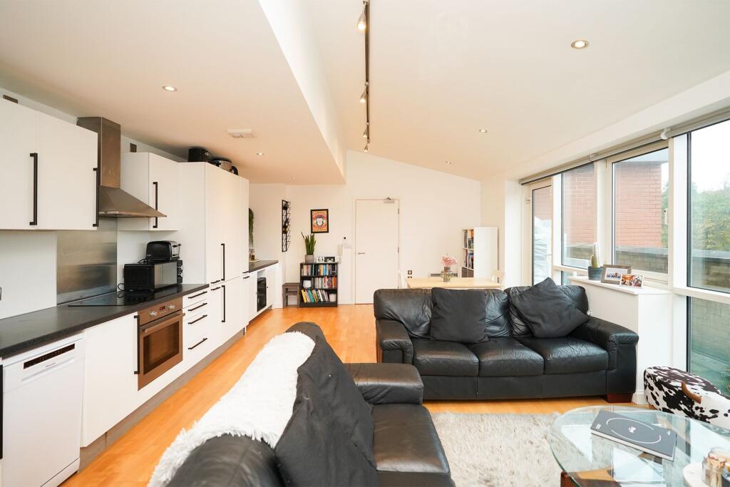 Open Plan Lounge/ Kitchen