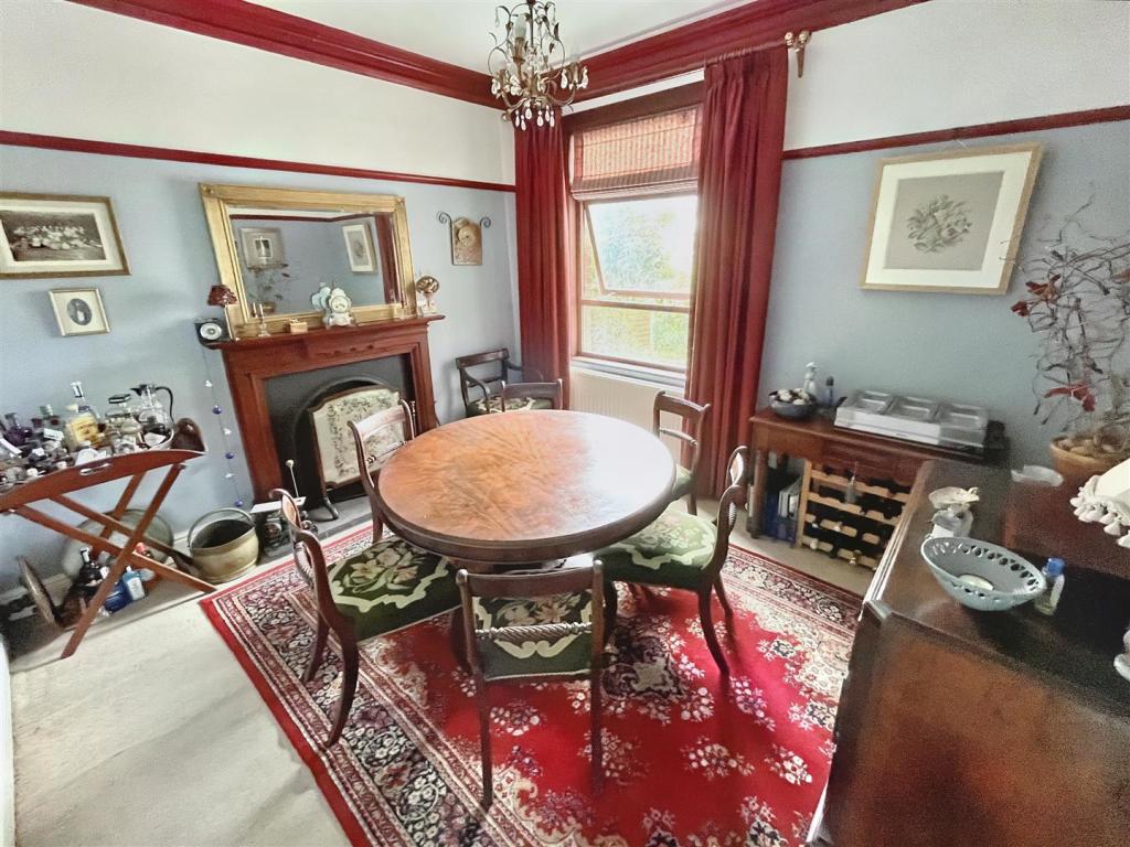 Dining Room.jpg