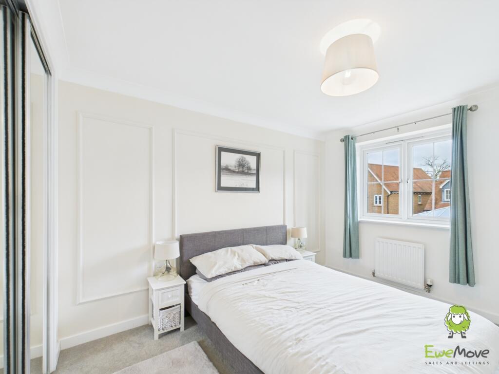 CAM03778G0-PR0182-STILL023