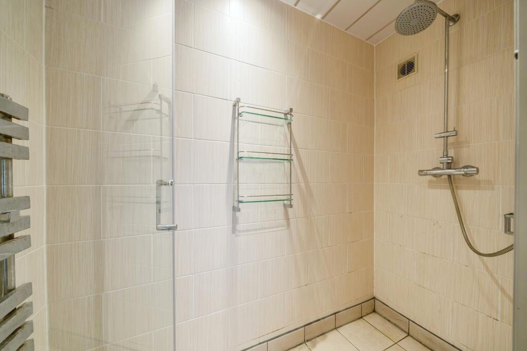 En Suite Shower Room