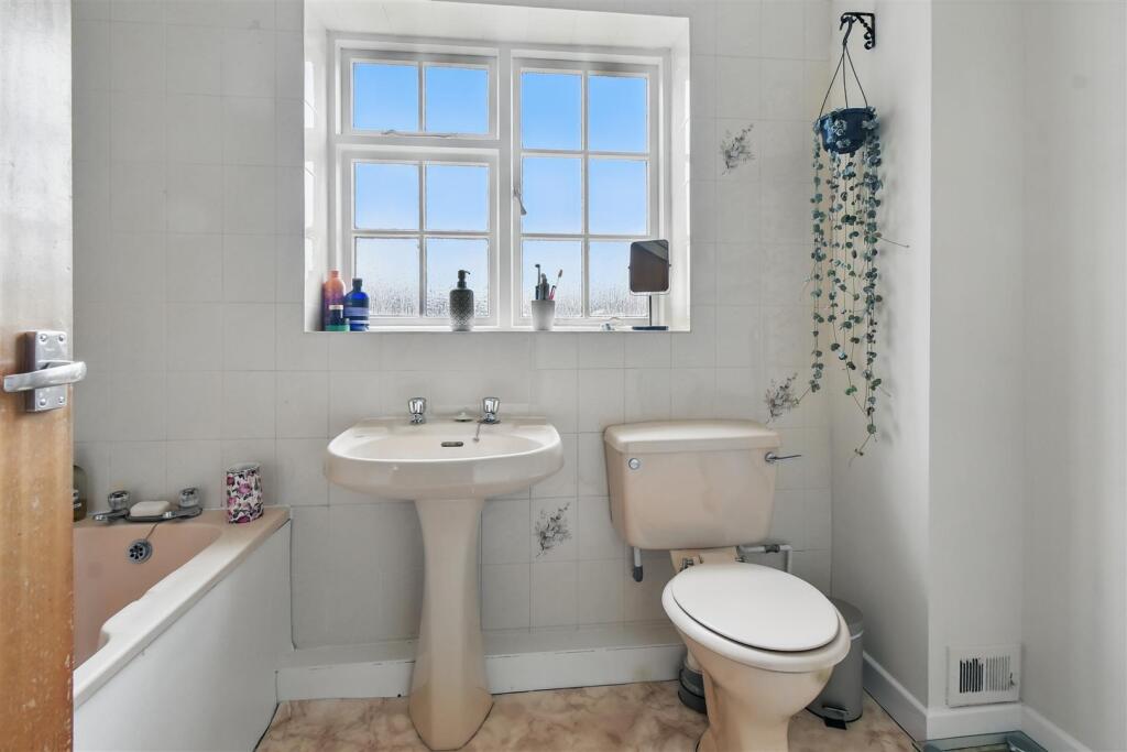 Photo_004 - Copy (2).jpg