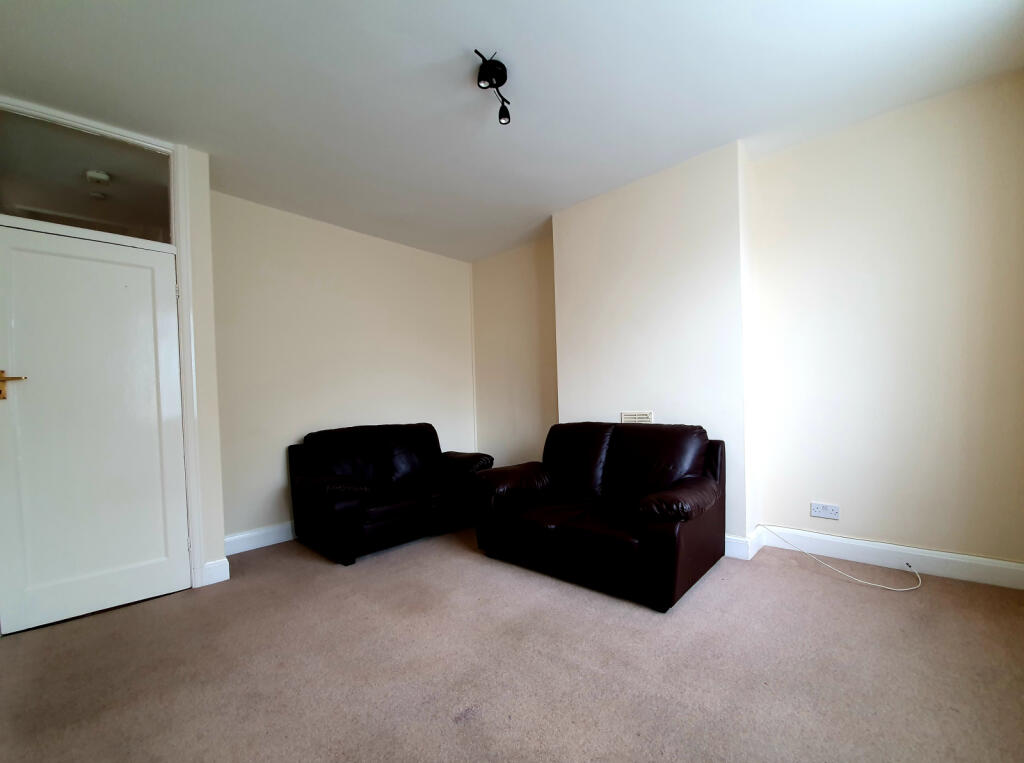 2 BEDROOM FIRST FLOOR MAISONETTE