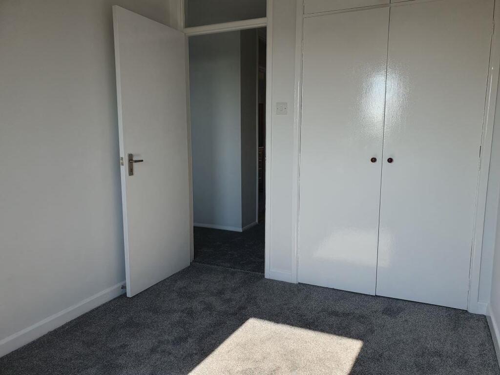 Second bedroom wardrobes.jpg