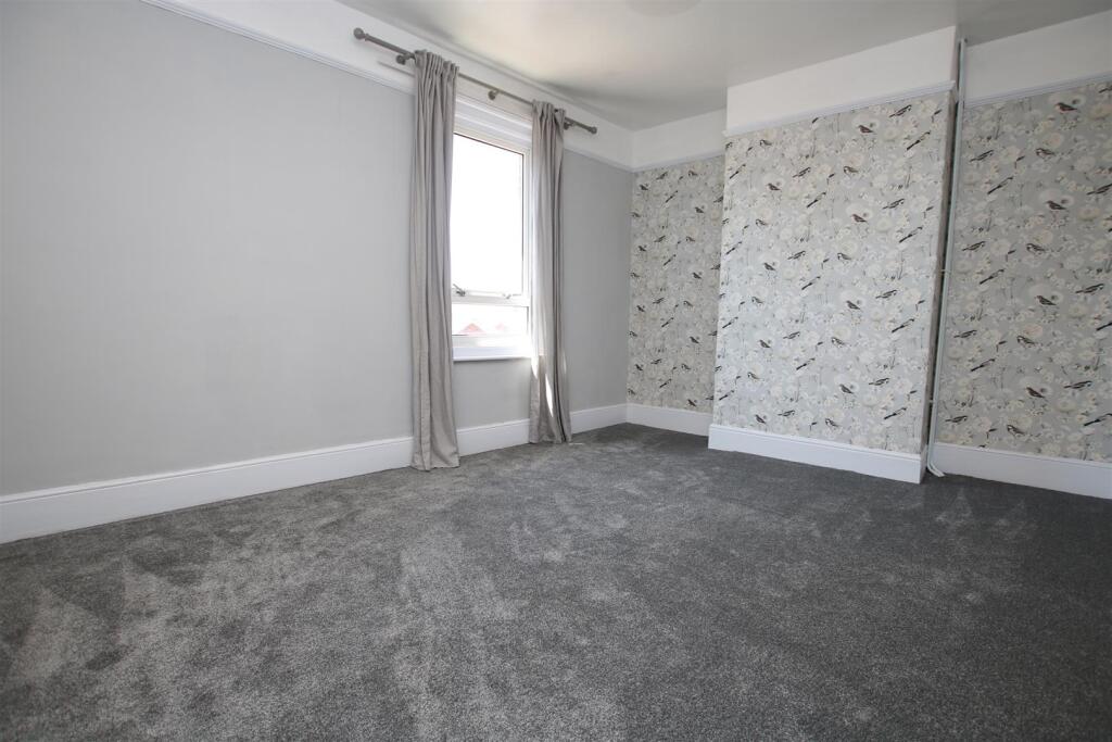 Bedroom 1.1.JPG