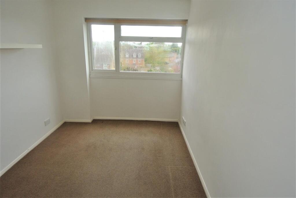 Bedroom 2.JPG