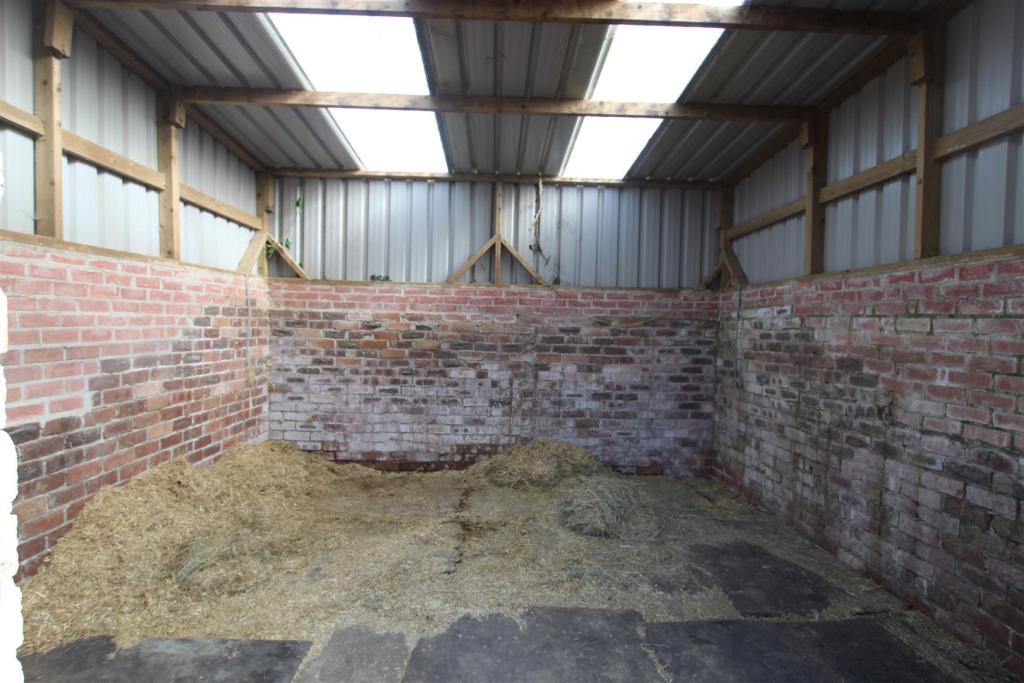 stables internal.JPG