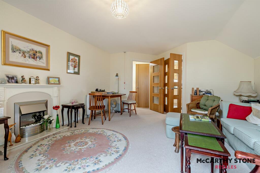 8592260-interior04-800.jpg