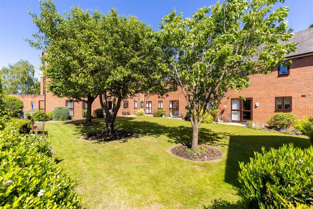19CromwellCourt-18.jpg