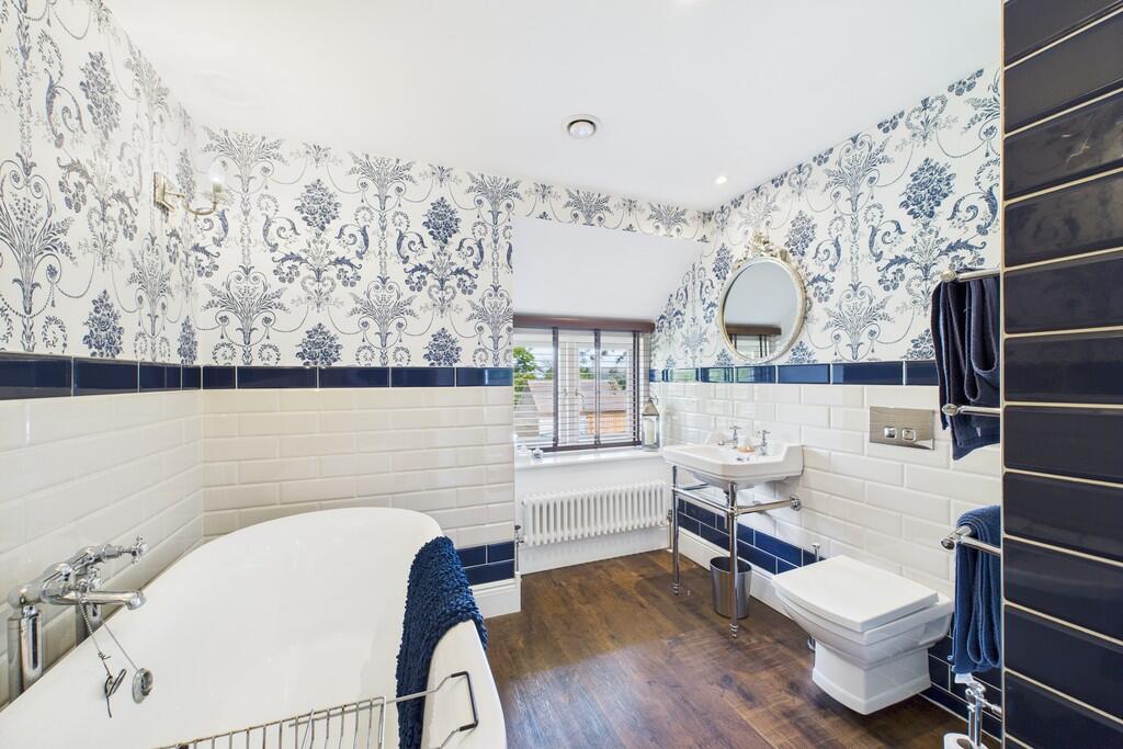 CAM01689G0-PR0472...