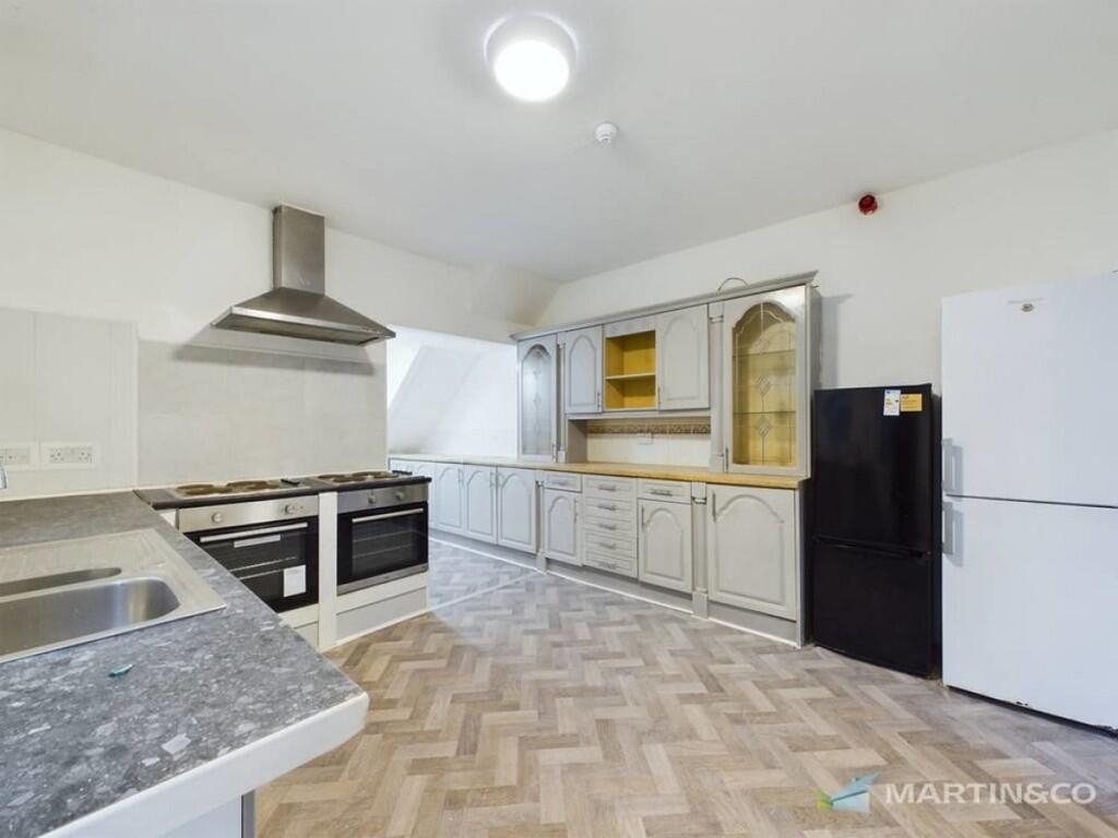 kitchen 7 livings...