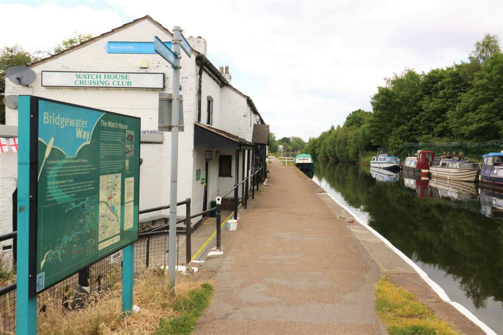 Stretford - Bridgewater Canal.JPG