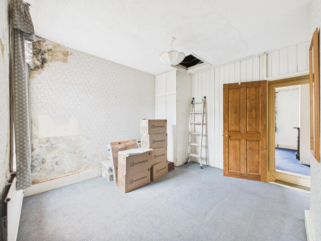 CAM02909G0-PR0497-STILL009