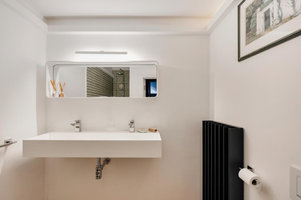 Bathroom Feature