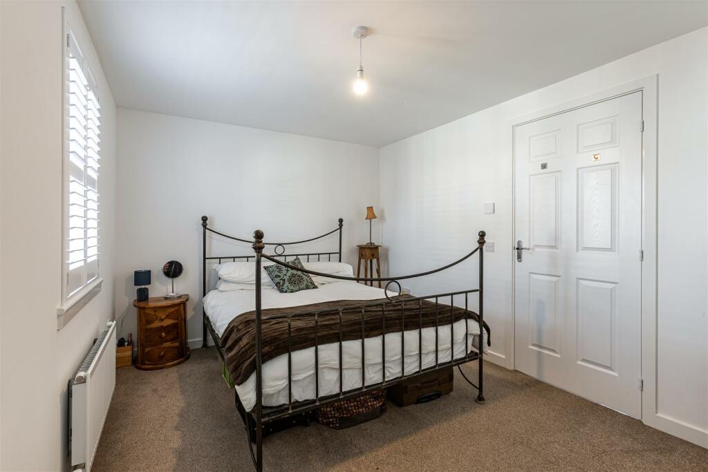 8 Knoll Park Place Galashiels 19.JPG