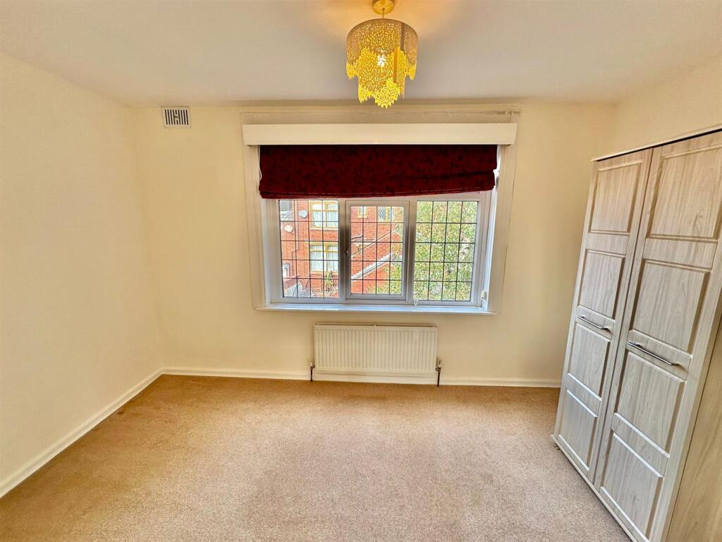 WhatsApp Image 2025-10-06 at 12.02.33_4f356bc8.jpg