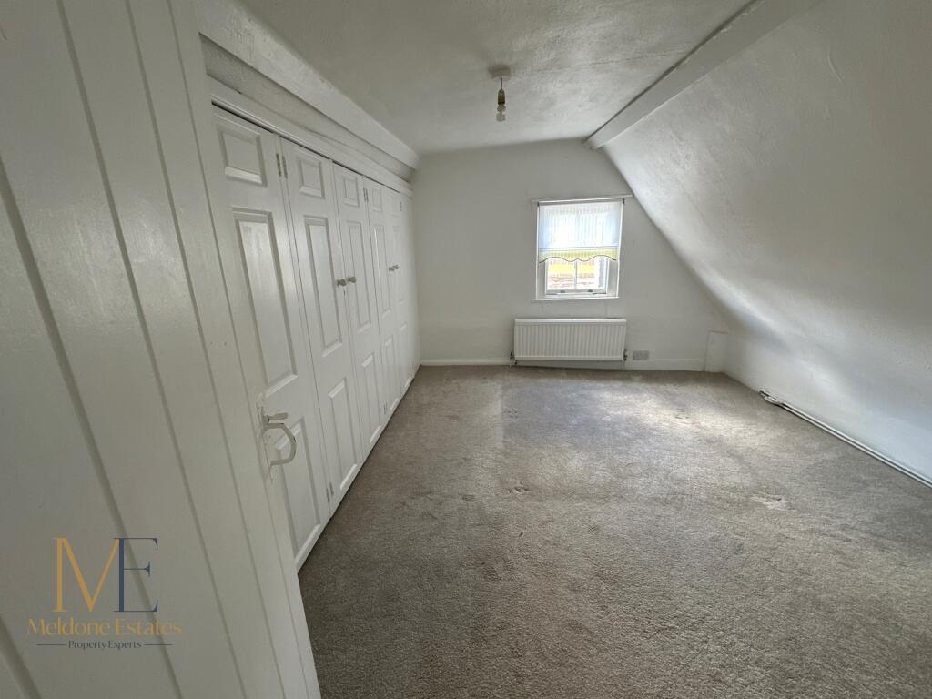 Bedroom_3.JPG