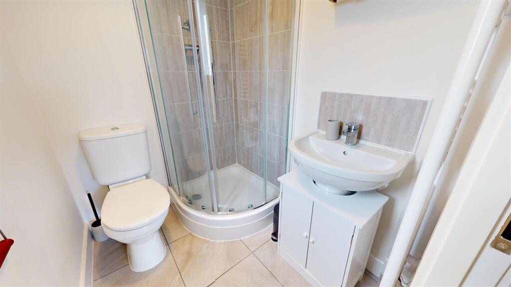 Atherton Rise 40 Ensuite.jpg