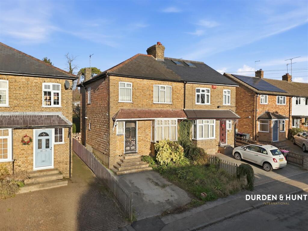 Springhall Road
