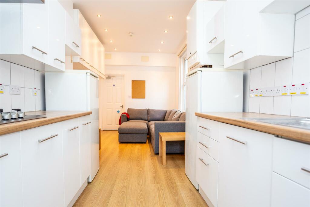 KITCHEN-_A182467.jpg