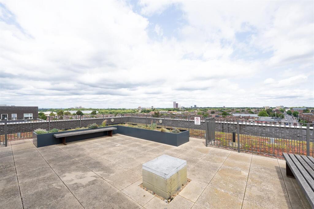 Beck Square E10
