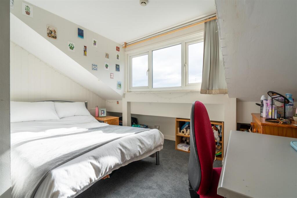 Bedroom 4_.jpg