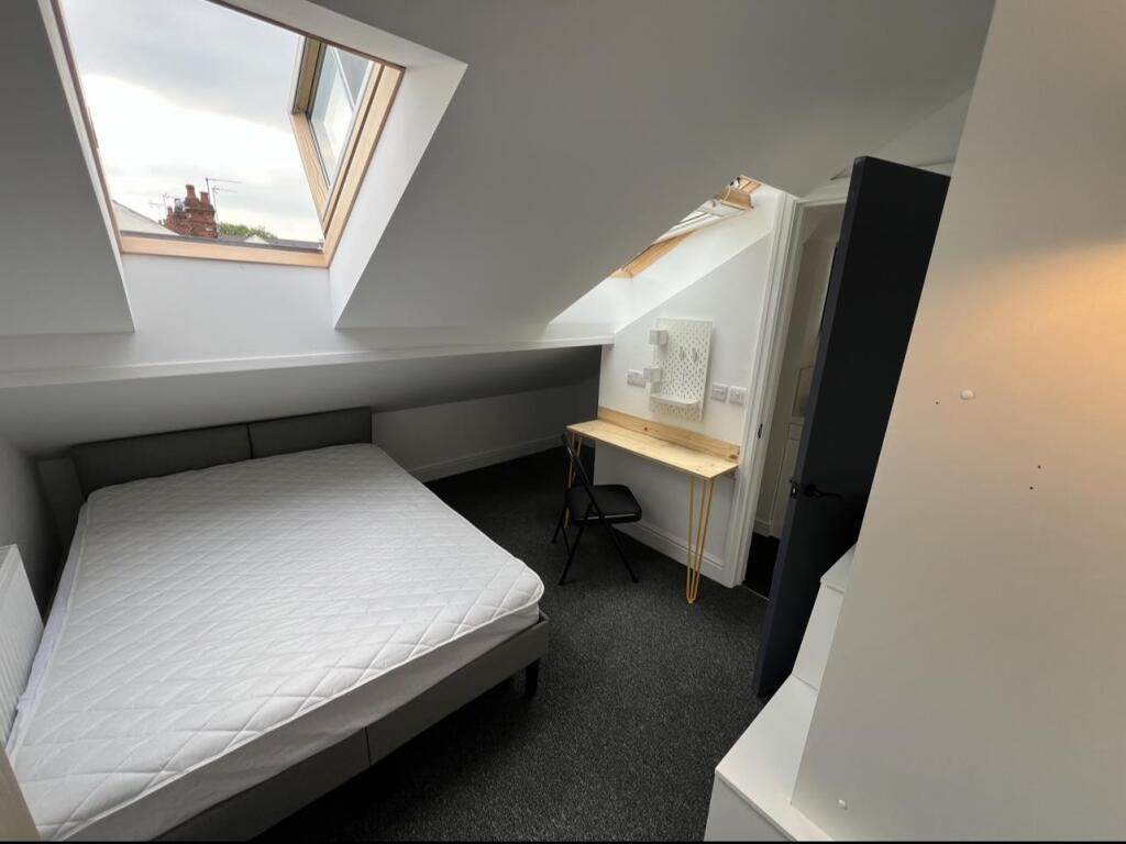BEDROOM 4 .jpg