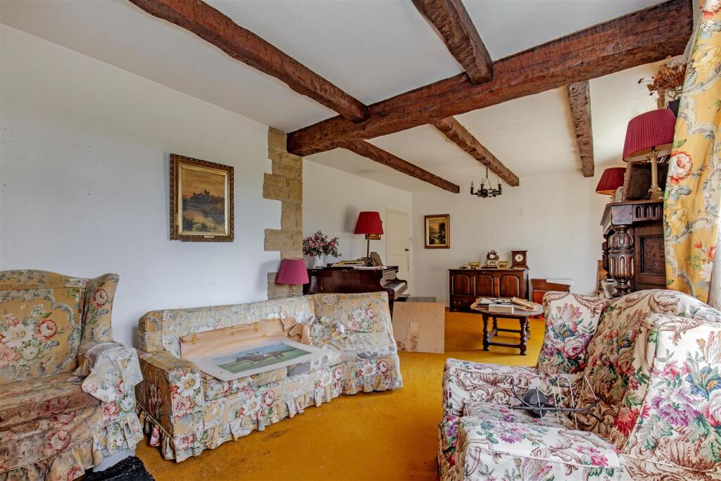 Reception Room-2.jpg