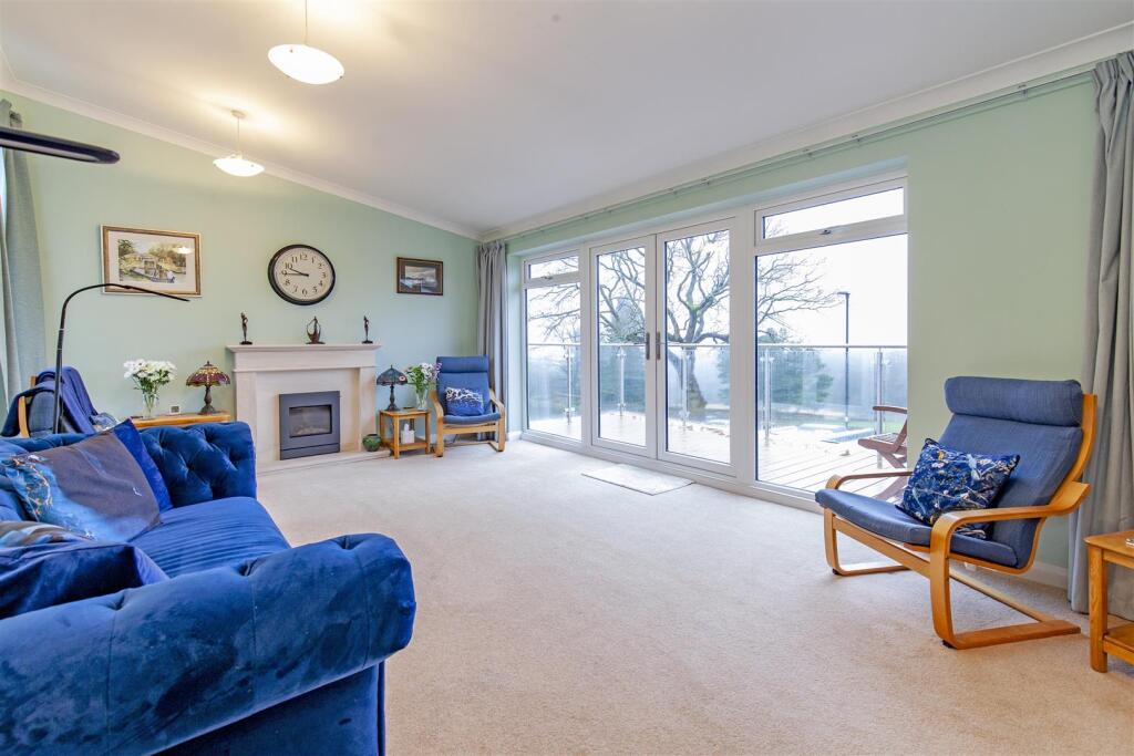 Reception Room-1.jpg