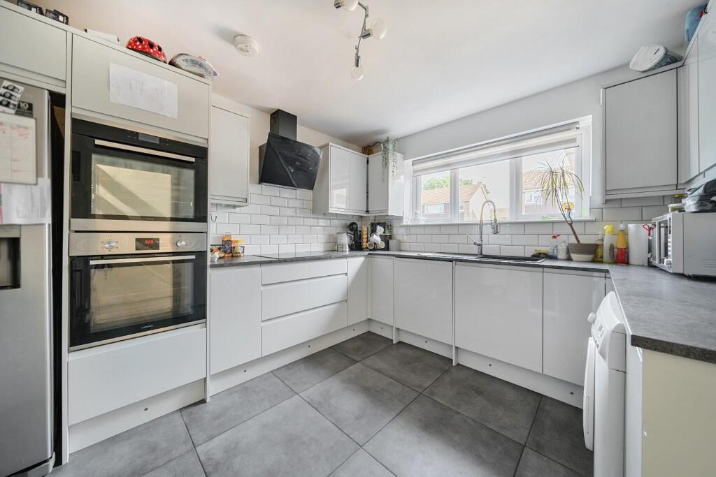 28-6823086ab9cbd-1293939-ARW-2828-6823086ab9cbd-12