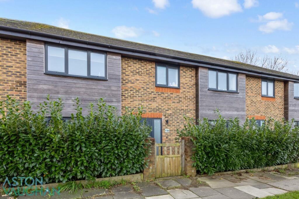 Woodbourne Avenue, 116-010.JPG