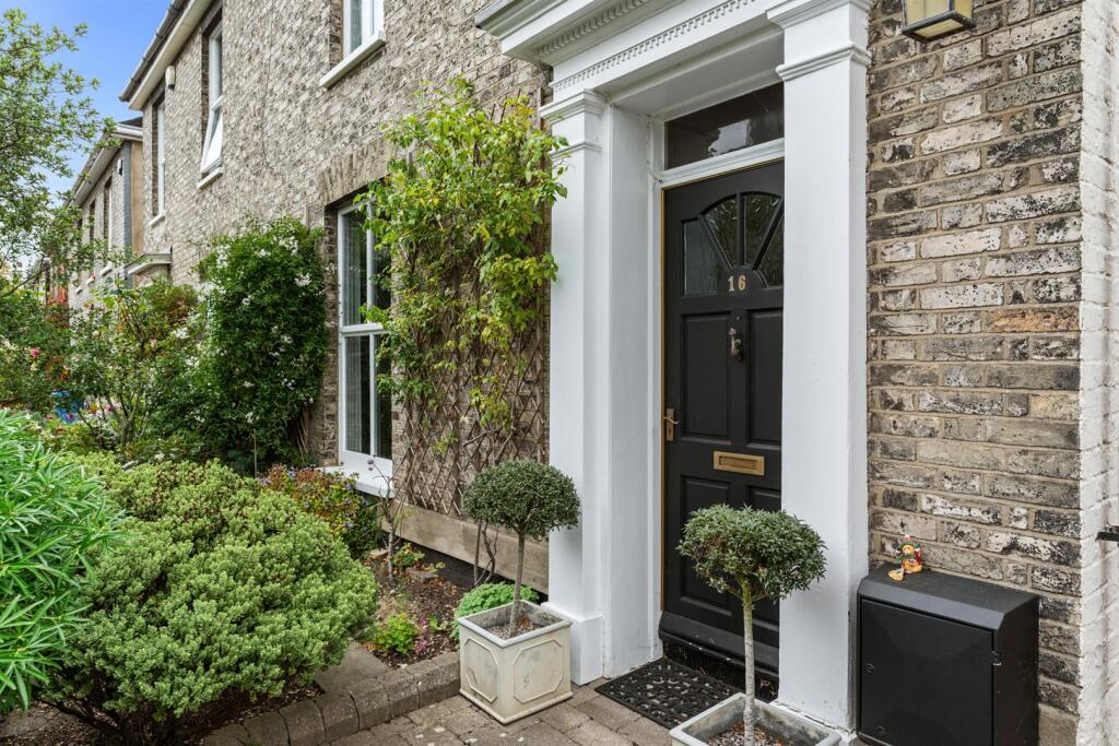 16-EssexStreet-003.jpg