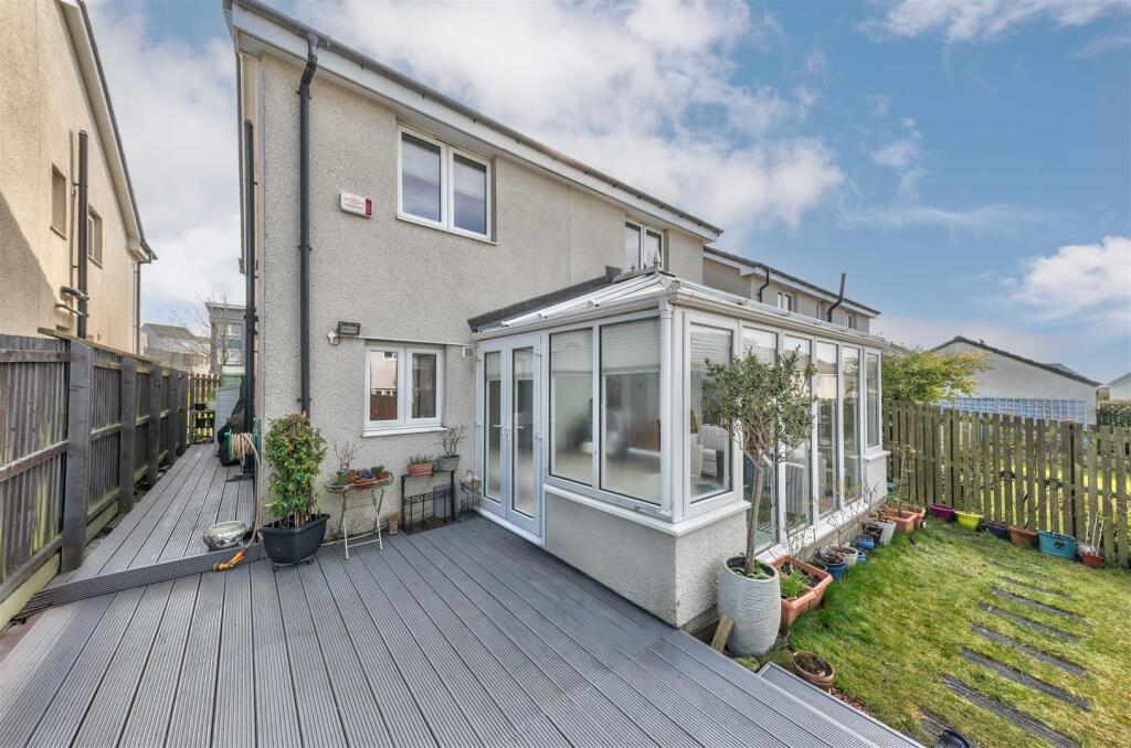 4 McBaith Way Dunfermline-23.JPG