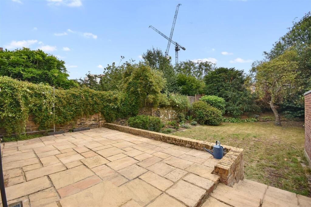Brook Green Lettings  Heathfield Road - Garden1 (1