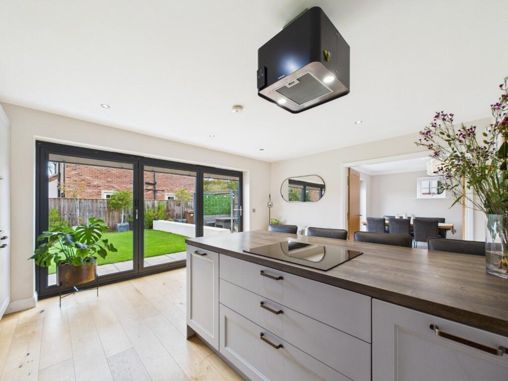 Kitchen/Breakfast Area