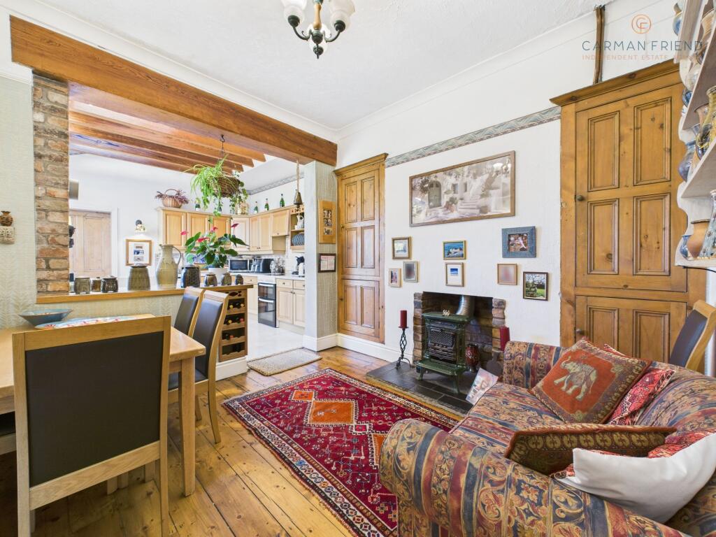 Kitchen/ Dining Room