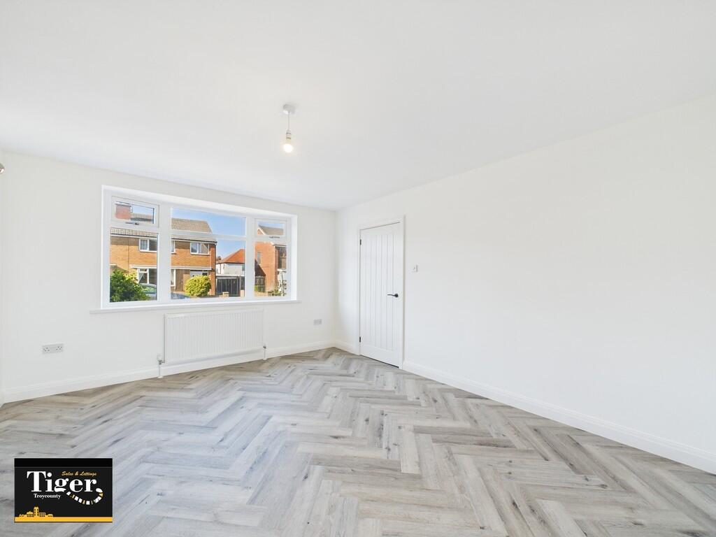 CAM02176G0-PR0540...