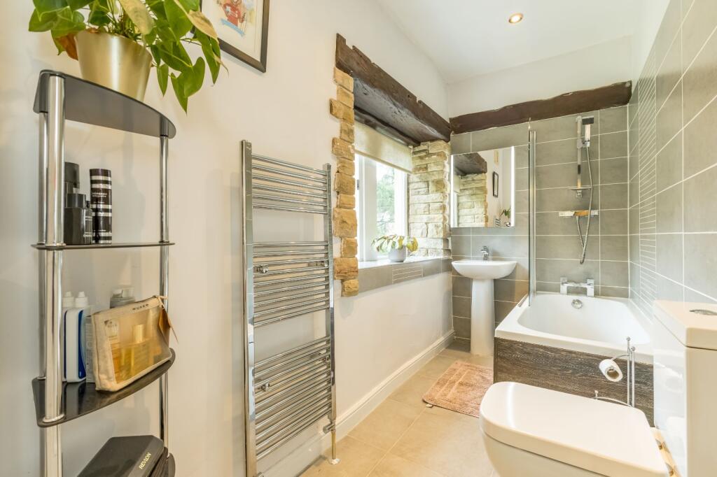 En-Suite Bathroom