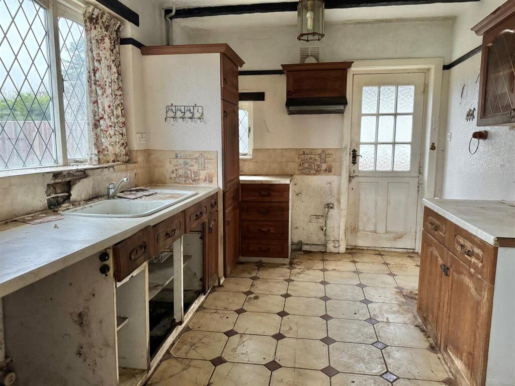 kitchen1.jpg