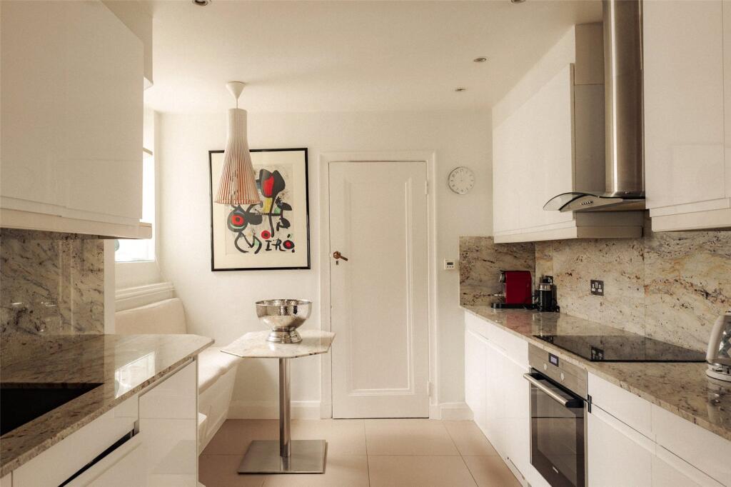 Onslow Court, Drayton Gardens, Chelsea, SW10