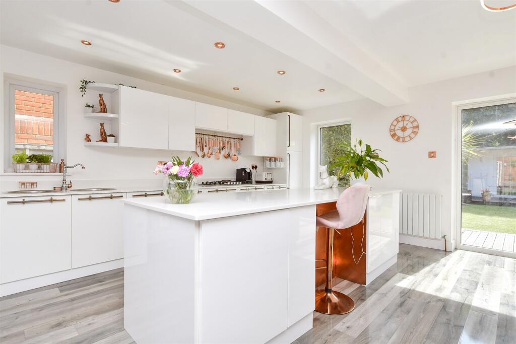 Kitchen / Living Room