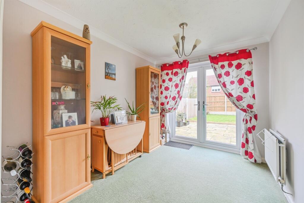 Dining Area: